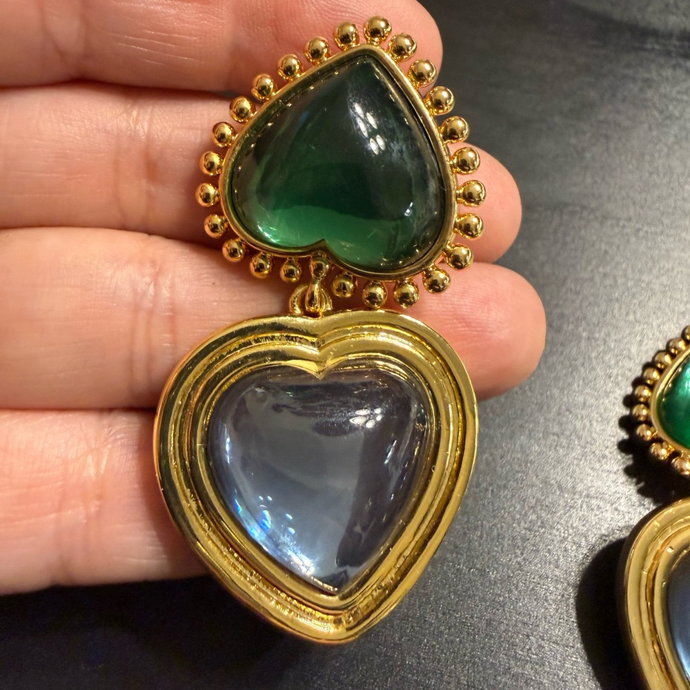 NEW Tory Burch Green & Blue heart drop clip-on earrings - Picture 4 of 10